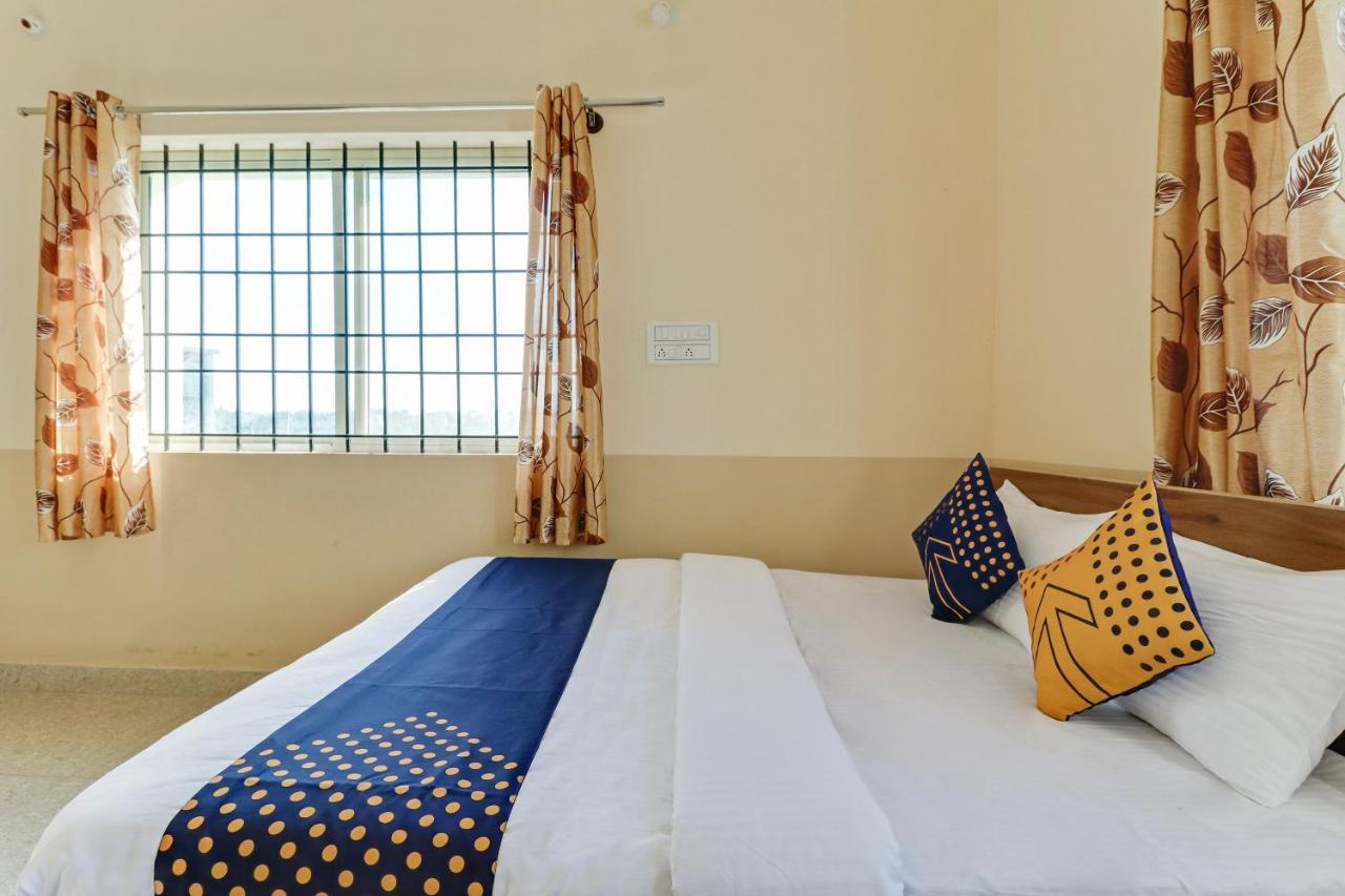 Spot On 76940 Sri Annapoorneshwari Residency Boarding & Lodging Hotel Hassan Ngoại thất bức ảnh