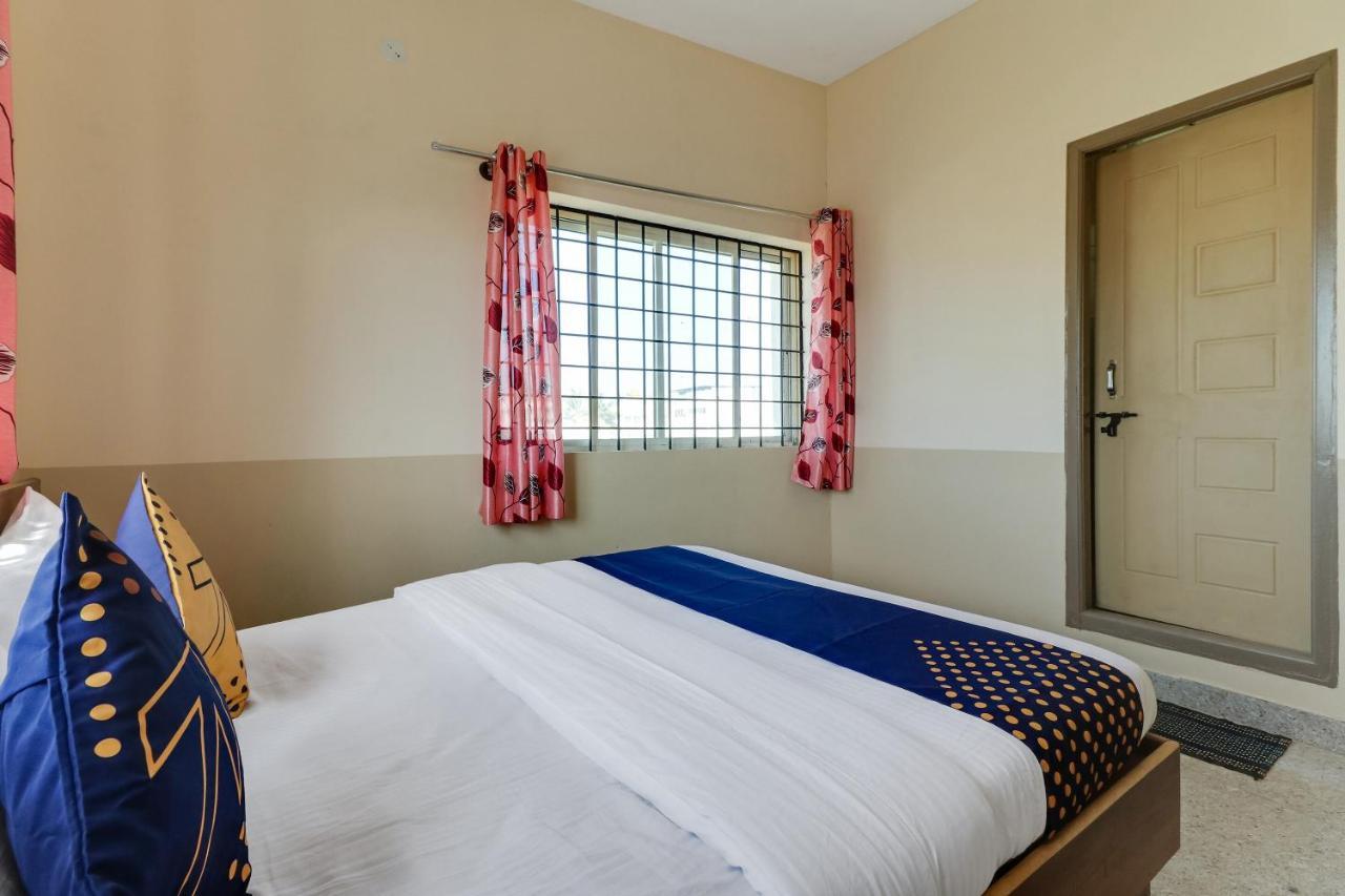 Spot On 76940 Sri Annapoorneshwari Residency Boarding & Lodging Hotel Hassan Ngoại thất bức ảnh
